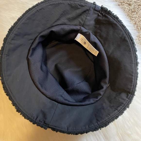 Lululemon Textured Fleece Bucket Hat Black Size S/M New - Picture 3 of 4